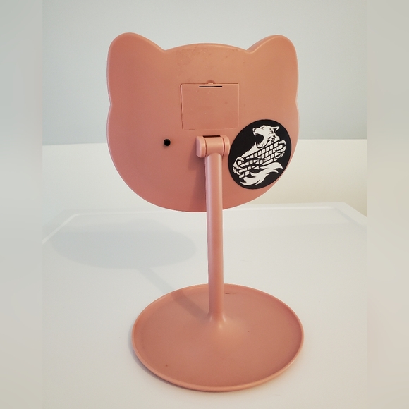 Cat Shaped Light Up Make Up Mirror - Picture 2 of 2